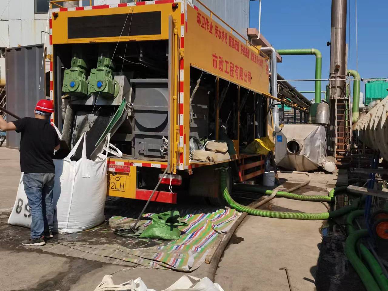 亚东淤泥压干处理